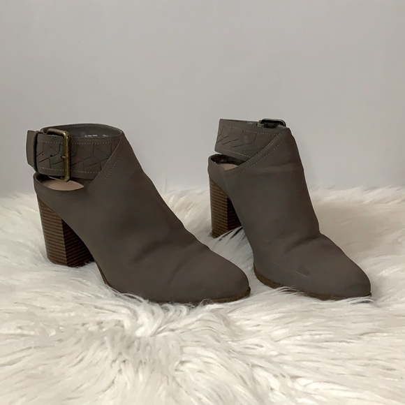 American Eagle taupe short heels - Picture 2 of 7